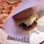 20111209_hooters_akasakamituke_eggriceberger