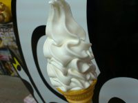 20121208_okinawa_kyoda_oppasoftcreamvanilla