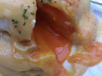 20130716_cafekaila_oomotesando_eggsbenedictcut