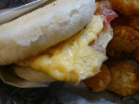 20160422_carlsjr_suehirotyo_baconmuffin