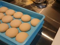 ベイクド ポテト＆ソーセージ Mサイズ、ドミノ・デラックス Mサイズ、アメリカン Mサイズ＠ドミノ・ピザ パイ生地