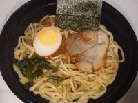 家系総本山吉村家監修 家系らーめん＠ローソン（LAWSON） レンチン後