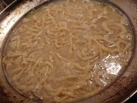 コンロ家 神田店＠東京都千代田区 霜降り和牛鍋 〆の麺 煮込みラーメン用