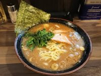 神田ラーメン わいず@東京都千代田区 らーめん 麺カタめ