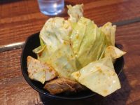 煮干豚骨 くぼ鷹＠らーめん たま館（東京都立川市） キャベチャー