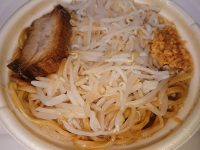 中華蕎麦とみ田監修 ワシワシ食べる豚ラーメン セブンイレブン レンチン後のフタオープン