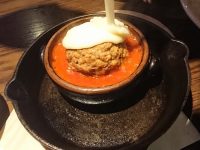 あふれるチーズのアルボンディガス（スペイン風肉団子） スペイン酒場 P 本郷＠東京都文京区