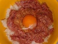 Ｋ＆Ｋたまごかけごはん専用コンビーフ＠国分グループ本社 ご飯と生玉子とたまごかけごはん専用コンビーフ 生たまご入れる