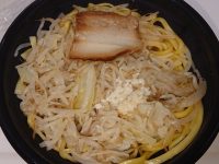 にんにくが決め手!醤油ラーメン@ローソン(LAWSON) レンチン後