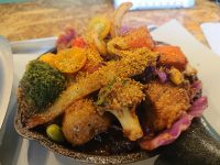 野菜を食べるカレーcamp 新橋店＠東京都港区 一日分の野菜カレー＋ポーク アップ