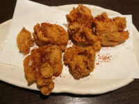 3種の唐揚げ食べ放題＆ハイボール飲み放題 白木屋 八王子北口駅前店＠東京都八王子市 唐揚げレッド