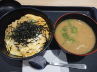 玉子丼豚汁セット＠松乃家・松のや