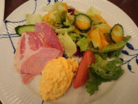 椿屋珈琲店 新橋はなれ＠東京都港区 サラダ 生ハム 卵ペースト