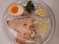 金色不如帰監修 真鯛とあさりのだし冷し塩そば@ローソン パッケージオープン 1層目