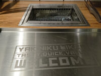 焼肉ライク 新橋本店@東京都港区 ロースターとデスク