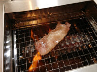 焼肉ライク 八王子楢原店＠東京都八王子市 黒毛和牛カルビ 塩（100g）、ミニビビンバセット到着