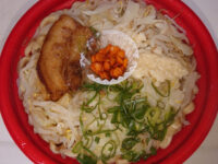 東京千里眼監修 濃厚マシマシラーメン（ニンニク醤油）＠ファミリーマート 完成パッケージオープン