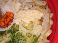 東京千里眼監修 濃厚マシマシラーメン（ニンニク醤油）＠ファミリーマート ニンニク