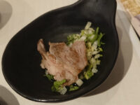 大衆ジンギスカン酒場 ラムちゃん 八王子店＠東京都八王子市 塩〆熟成肩ロース＆薬味