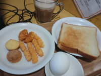 もんきーねっと 秋葉原店@東京都千代田区 おかしBAR トースト ゆで卵 ドリンク