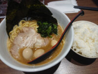 東京スタイルみそらーめん ど・みそ キッテグランシェ店＠ラーメン激戦区 東京・丸の内（東京都千代田区） 齋藤家 ライス付き