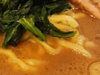 神田ラーメン わいず＠東京都千代田区 らーめん ちぢれ太麺