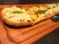 きんくら酒場 金の蔵 秋葉原店＠東京都千代田区 マルゲリータバゲットピザ