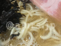 中華そば いづる＠東京都港区 味玉煮干しそば 村上朝日製麺製 ストレート中細麺