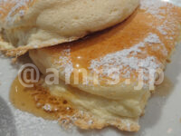 高倉町珈琲 八王子店@東京都八王子市 モーニングリコッタパンケーキ メイプルシロップ 掛ける