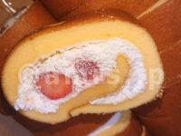 ファクトリーショップ 洋菓子エミタス@神奈川県厚木市 ワケあり いちごロールケーキ 切れ目 アップ