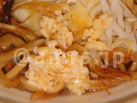 中華蕎麦とみ田監修 三代目豚ラーメン＠セブンイレブン ももや きざみにんにく 追加