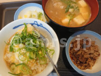 ふあとろ玉子のあんかけ朝ごはんライスミニ（選べる小鉢：ミニ牛皿）、豚汁＠松屋