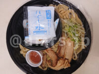 麺屋一燈監修 冷し濃厚魚介つけ麺、麺屋一燈監修 炒飯おにぎり@ローソン パッケージ フタオープン