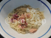 中華そば いづる＠東京都港区 村上朝日製麺製のストレート中細麺 和え玉