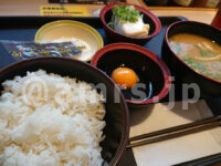 玉子かけごはん定食(選べる小鉢 冷奴)、 豚汁@松乃家・松のや