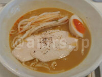 匠104＠東京都新宿区 フォアグラ鶏白湯らーめん並盛 750円、スープをかけて食べる専用白米