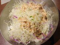 肉匠坂井 入間店@埼玉県入間市 食べ放題ランチコース プチプチ千切りキャベツサラダ 胡麻ドレッシング