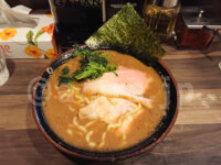 神田ラーメン わいず＠東京都千代田区 らーめん 麺カタめ
