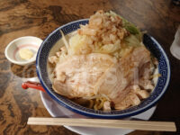 新潟発祥 なおじ 有楽町店@東京都千代田区 なおじろう 油そば 大盛 別皿 おろしニンニク