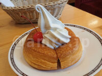 たっぷりミルクコーヒー・選べるモーニング・ミニシロノワール＠珈琲所コメダ珈琲店 でらおトクキャンペーン ミニシロノワール サイドビュー