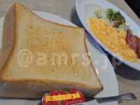 スクランブルエッグ＆ベーコンソーセージセット＠ガスト トースト選択