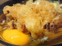 六文そば 金杉橋店＠東京都港区 天玉そば かき揚げ アップ