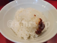 らーめん 谷瀬家＠東京都港区 ライス（少なめ）on 激辛一味