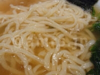 麺屋 ようすけ 東京ラーメンストリート店@東京ラーメンストリート(東京都千代田区) 醤油ラーメン 平打ち気味中太麺