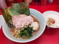 ラーメン 堀田家＠東京都千代田区 ライス少なめ ゴマ 豆板醤 カスタマイズ 朝ラー・チャー×3+味玉・ライス少なめ