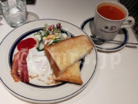 THE BEAT DINER（ザ ビート ダイナー）＠東京都千代田区 厚切りトースト 目玉焼き＆ベーコン ミネストローネ