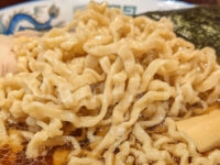 らぁめん舎鈴 神田大手町店＠東京都千代田区 中華そば 平打ちちぢれ太麺