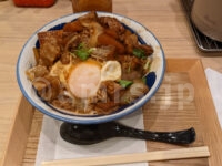 肉めし岡もと 新橋店＠東京都港区 肉玉めし