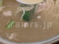 鶏繁 大丸東京店@東京都千代田区 鶏煮込みラーメン スープ 落ち着いた感