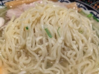 函館麺厨房 あじさい 東京ラーメンストリート店＠東京ラーメンストリート（東京都千代田区） 塩ラーメン カネジン食品製ちぢれ中細麺